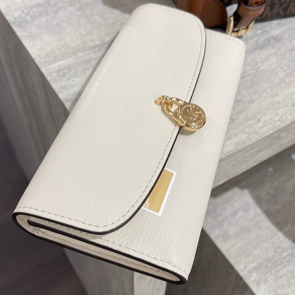 Michael Kors Hamilton Large Leather Continental Wallet
Light Cream
NWT - Picture 7 of 16